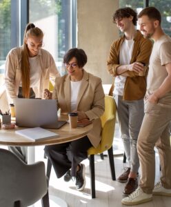 full-shot-colleagues-working-cozy-office